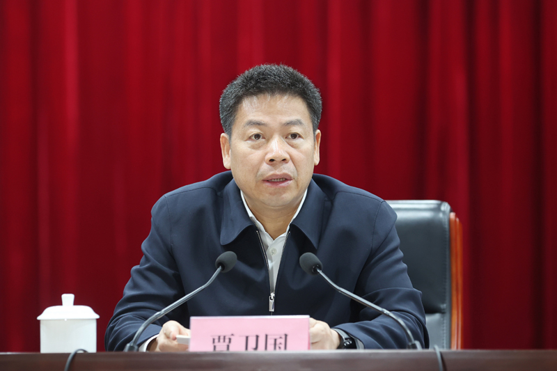 市委书记覃卫国作题为《坚持以绿色低碳引领淮北高质量转型发展》的
