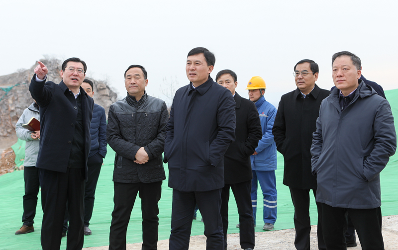 市政府秘书长徐涛,相关部门负责同志参加调研