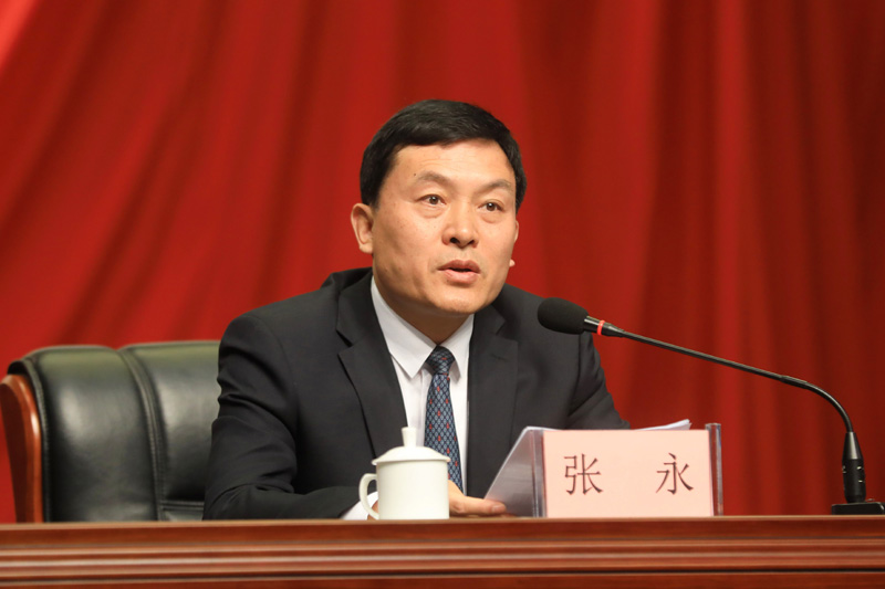 市领导张永,李朝晖,任东,李加玉,张力,张香娥,高维民,刘添才参加庆祝