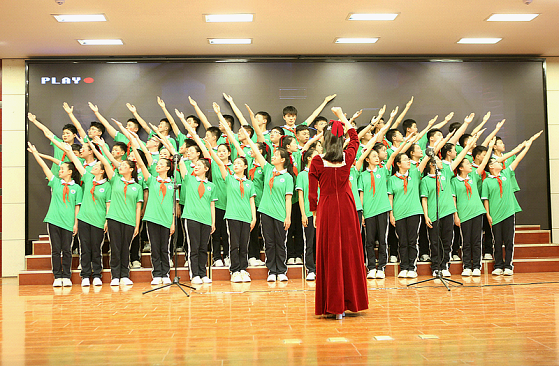 淮北二中举行"学习二十大歌唱颂未来"合唱比赛