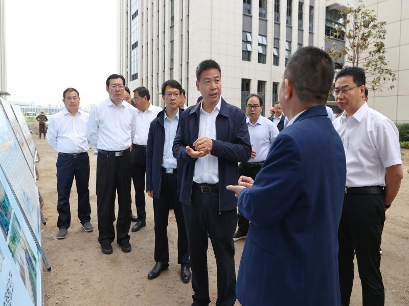 覃卫国在调研重点项目建设工作时强调 千方百计加快项目建设 全力以赴扩大有效投资