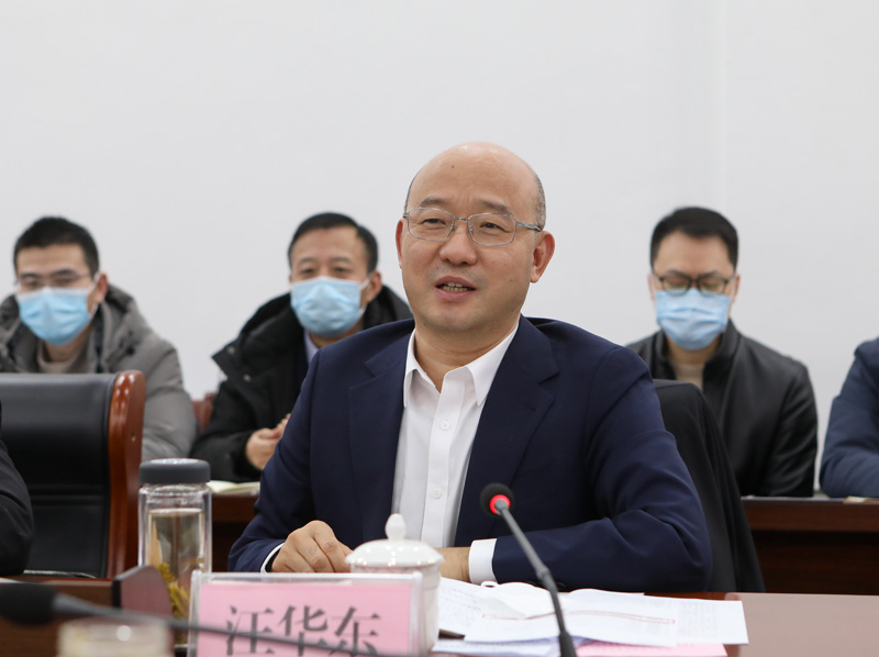 在市十七届人大三次会议间歇,市委副书记,市长汪华东带队到安徽(淮北)