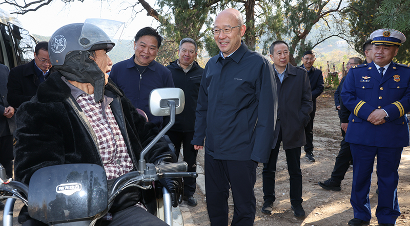 汪华东开展巡林调研