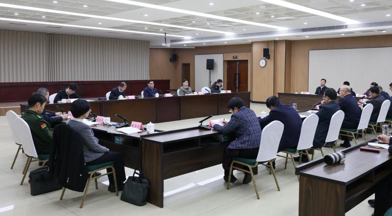 市委常委会召开2025年度民主生活会