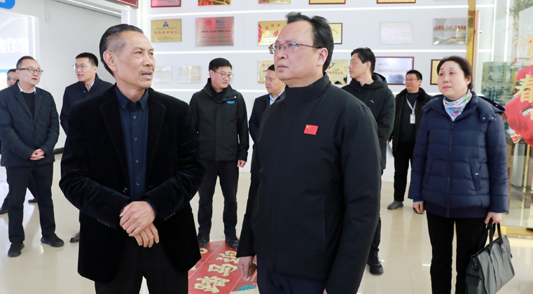 蒋曦调研重点工业企业