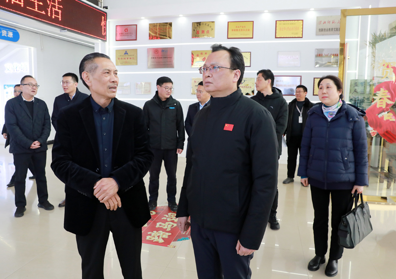 蒋曦在调研重点工业企业时强调
稳生产拓市场增能级
为推进高质量发展注入新动能