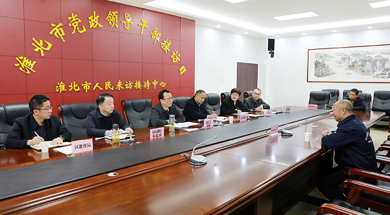 蒋曦在市群众来访接待中心开门接访