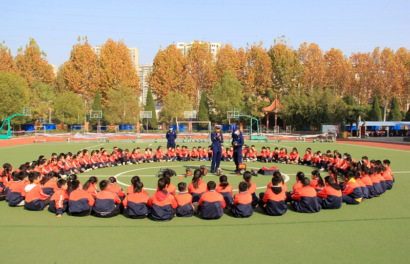 淮北市黎苑小学举行119消防疏散演习